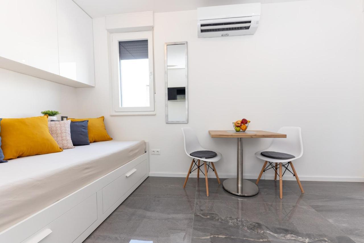 New Studio For 2, Free Private Garage Spot, Wi-Fi, 200 M From Mall Of 스플리트 외부 사진