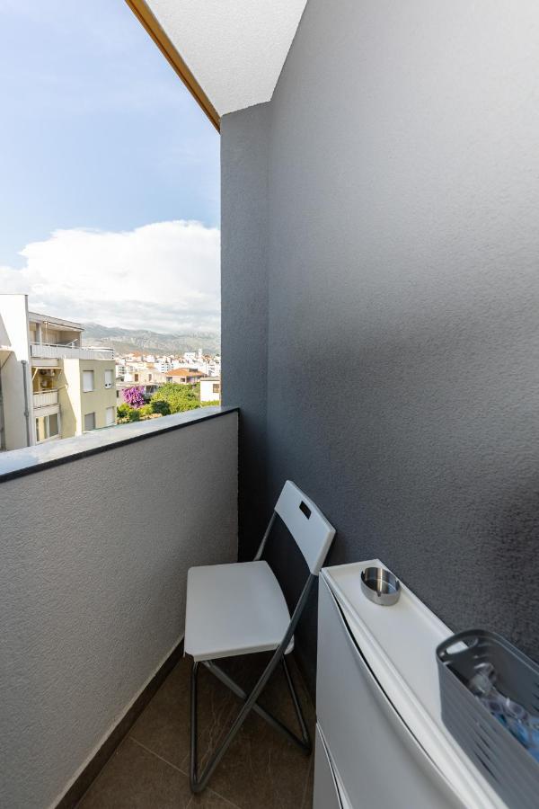 New Studio For 2, Free Private Garage Spot, Wi-Fi, 200 M From Mall Of 스플리트 외부 사진